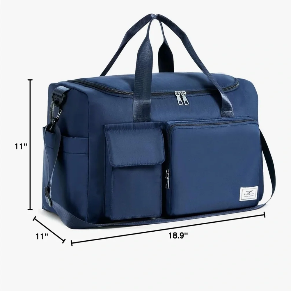 Navy Duffle Bag with multiple pockets